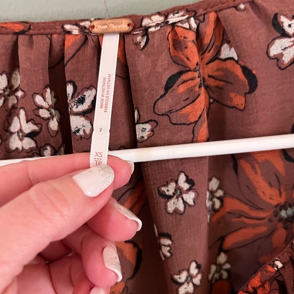 Free People Brown Floral Ruffle Peasent Blouse Size XS - Picture 5 of 5